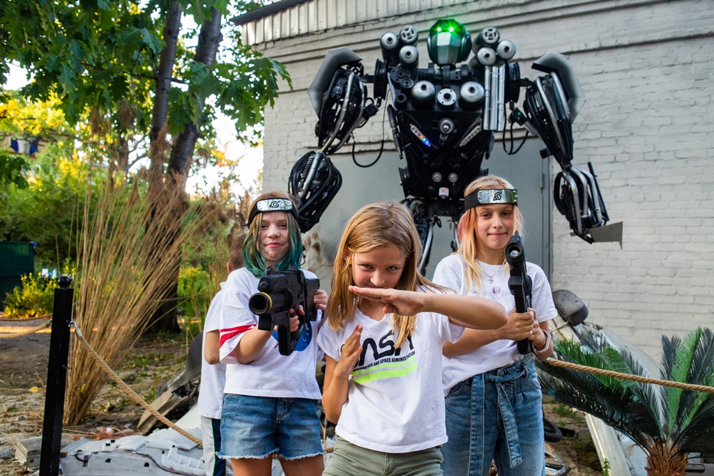 Роботи-велетні, лазертаг і пейнтбол: гід по робопарку ВДНГ